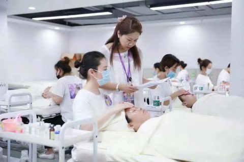 女孩子学美容美体的好处